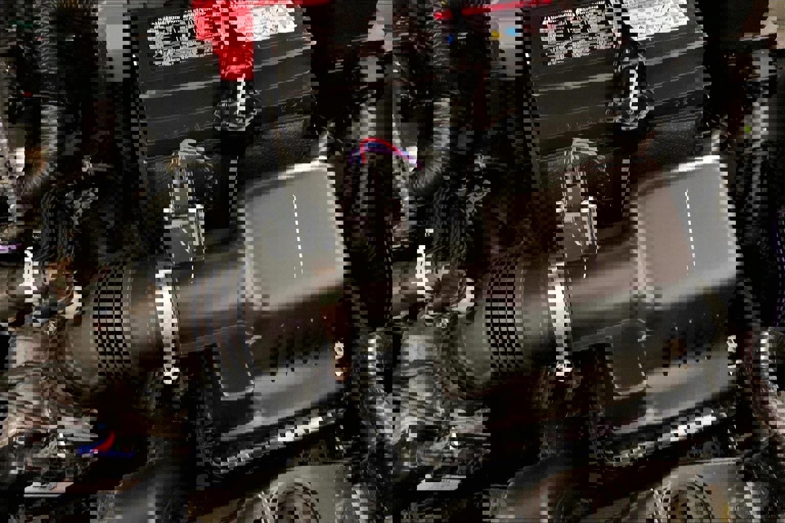 Used 2025 Nissan Versa SV image 30