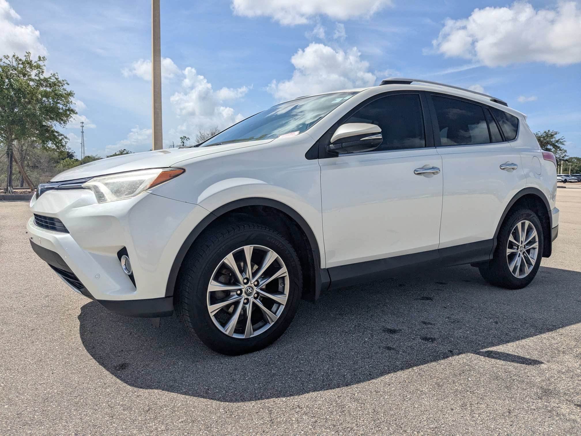 Used 2016 Toyota RAV4 Limited AWD/4WD image 9