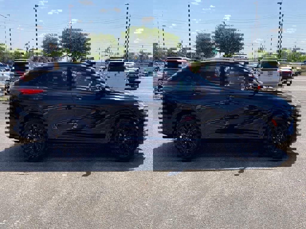 Used 2025 Buick Envista Sport Touring image 3