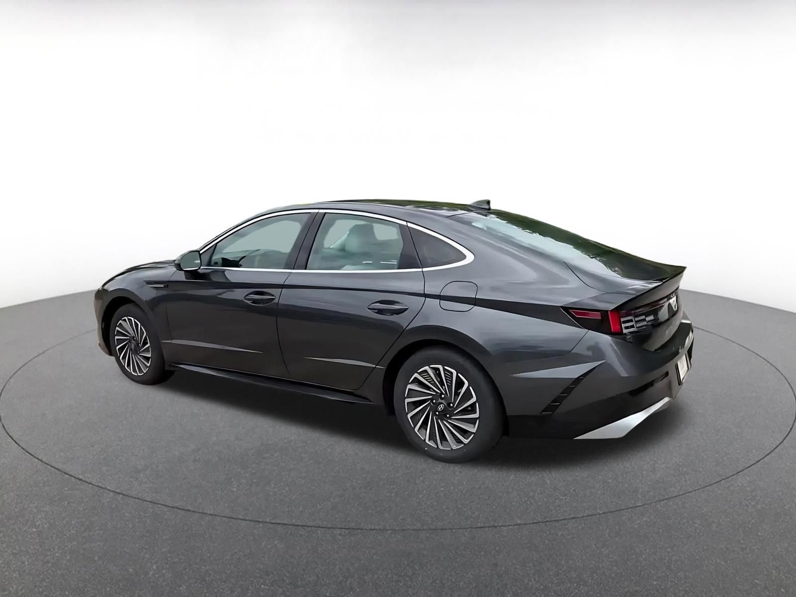 Used 2025 Hyundai Sonata SEL FWD image 11