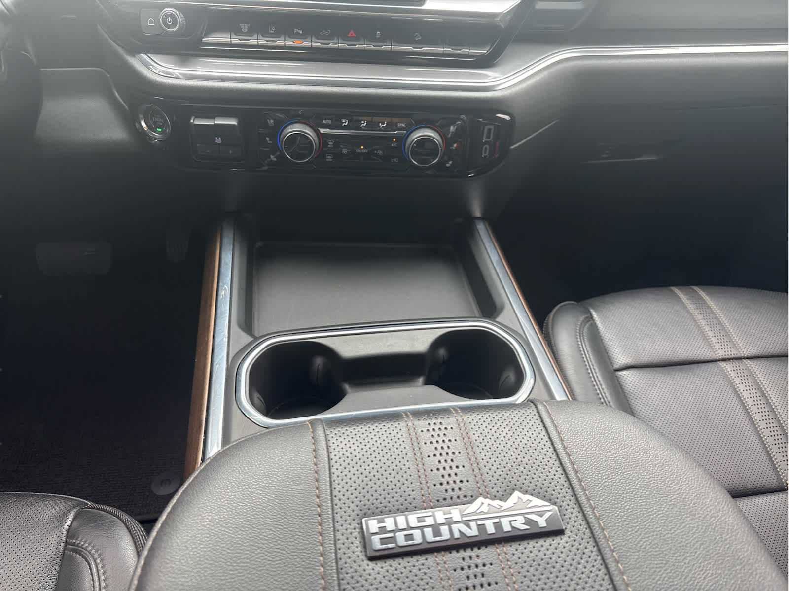 Used 2024 Chevrolet Silverado 2500 High Country w/ High Country Premium Package image 21