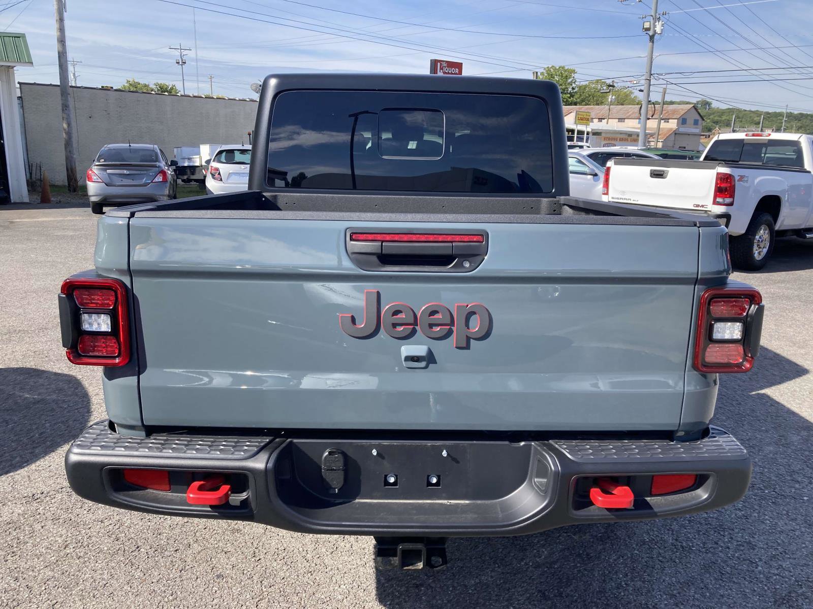 Used 2025 Jeep Gladiator Rubicon w/ Convenience Group image 3