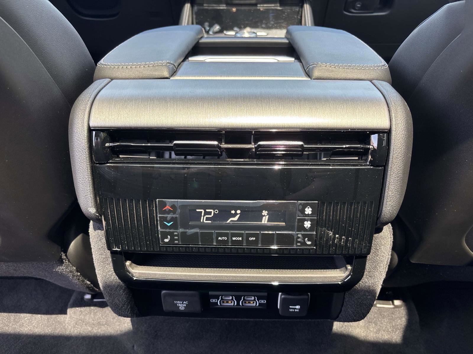 New 2025 Jeep Wagoneer 4WD w/ Convenience Group I image 10