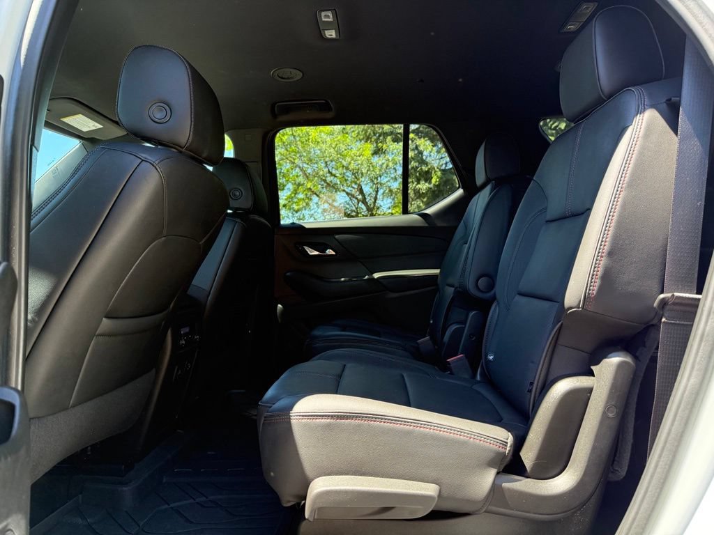 Used 2023 Chevrolet Traverse RS w/ LPO, Floor Liner Package FWD image 16