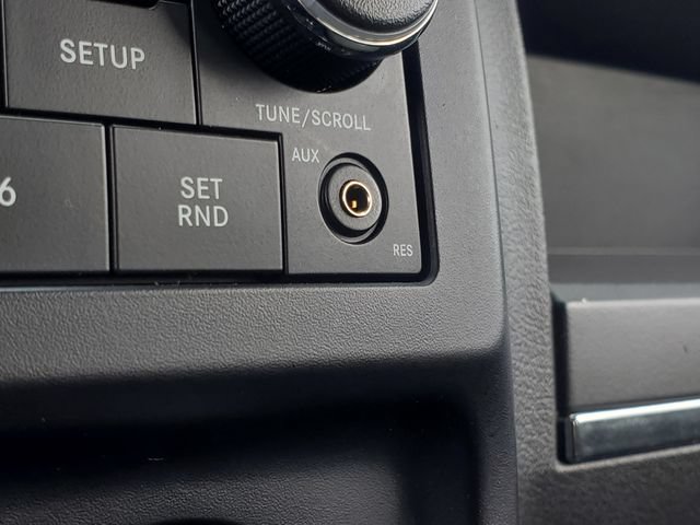 Used 2013 Jeep Compass Latitude FWD image 18
