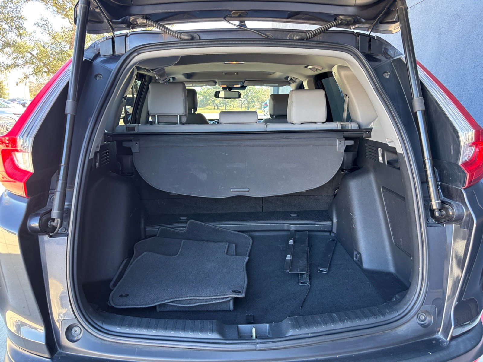 Used 2019 Honda CR-V Touring image 16