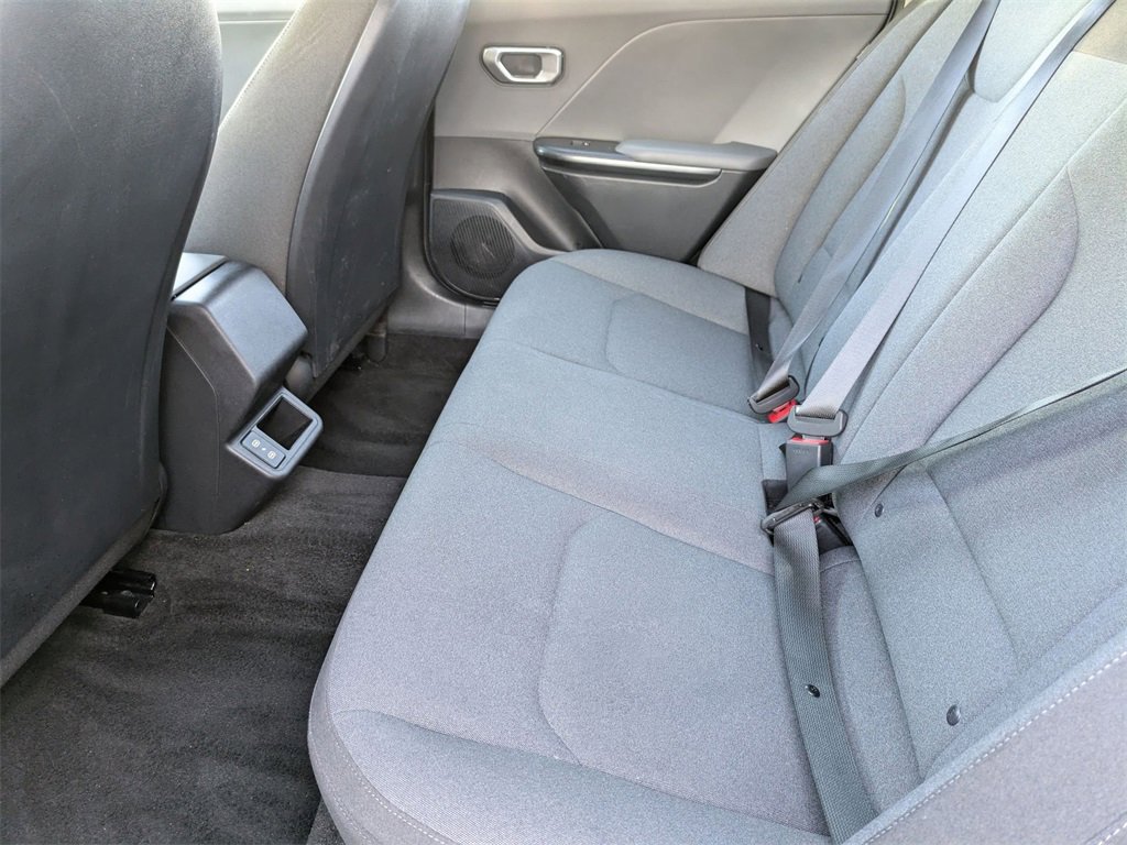 Used 2025 Kia K4 LXS image 26