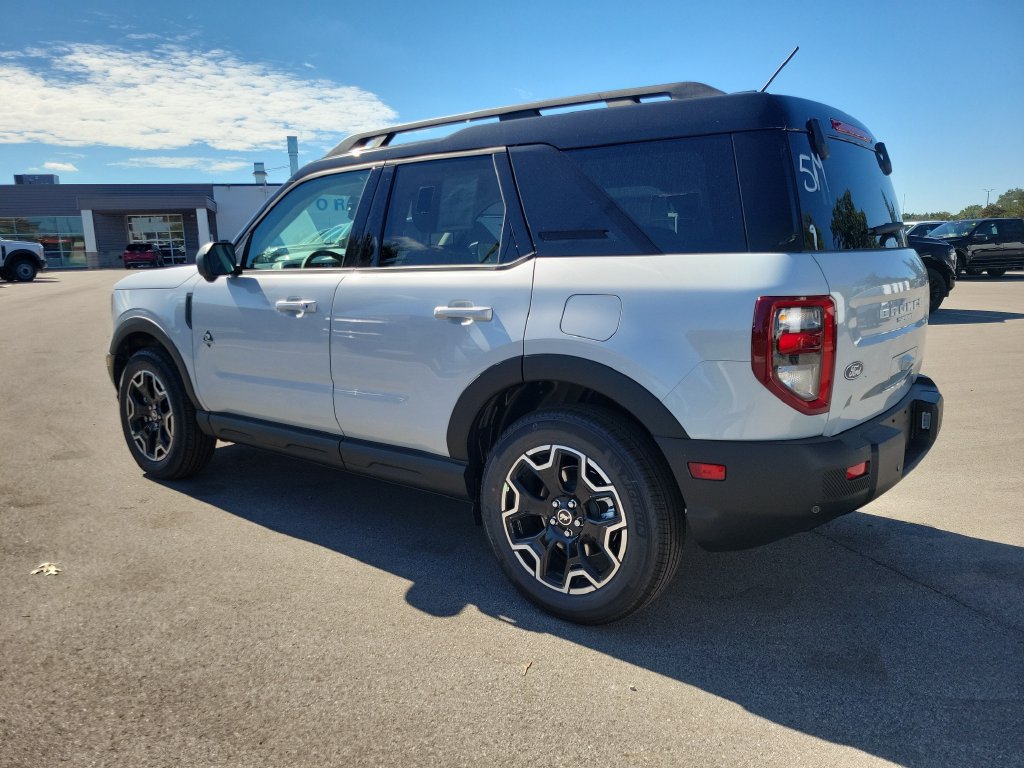 New 2026 Ford Bronco Sport Outer Banks w/ Outer Banks Tech Package+ AWD/4WD image 3