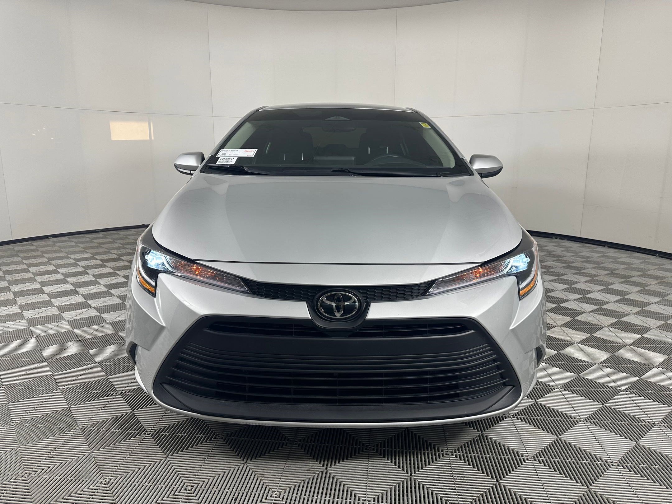 Used 2025 Toyota Corolla LE image 5