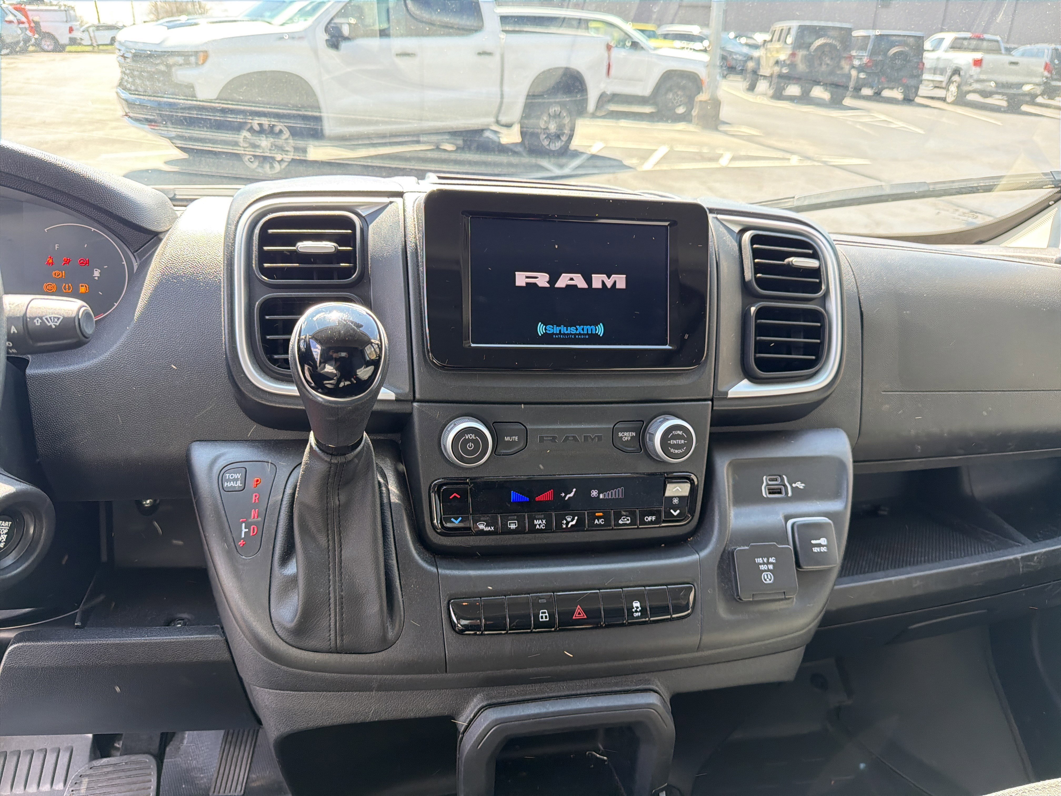 Used 2024 RAM ProMaster 2500 w/ Quick Order Package 22G SLT FWD image 21