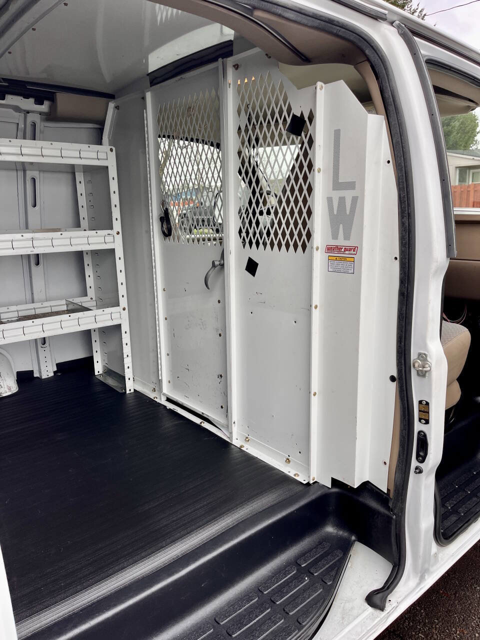 Used 2006 Chevrolet Express 2500 image 19