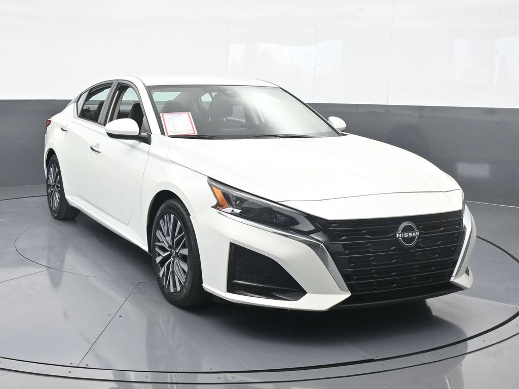 Used 2023 Nissan Altima 2.5 SV FWD image 9