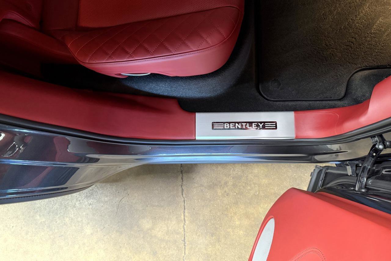 Used 2018 Bentley Bentayga image 82