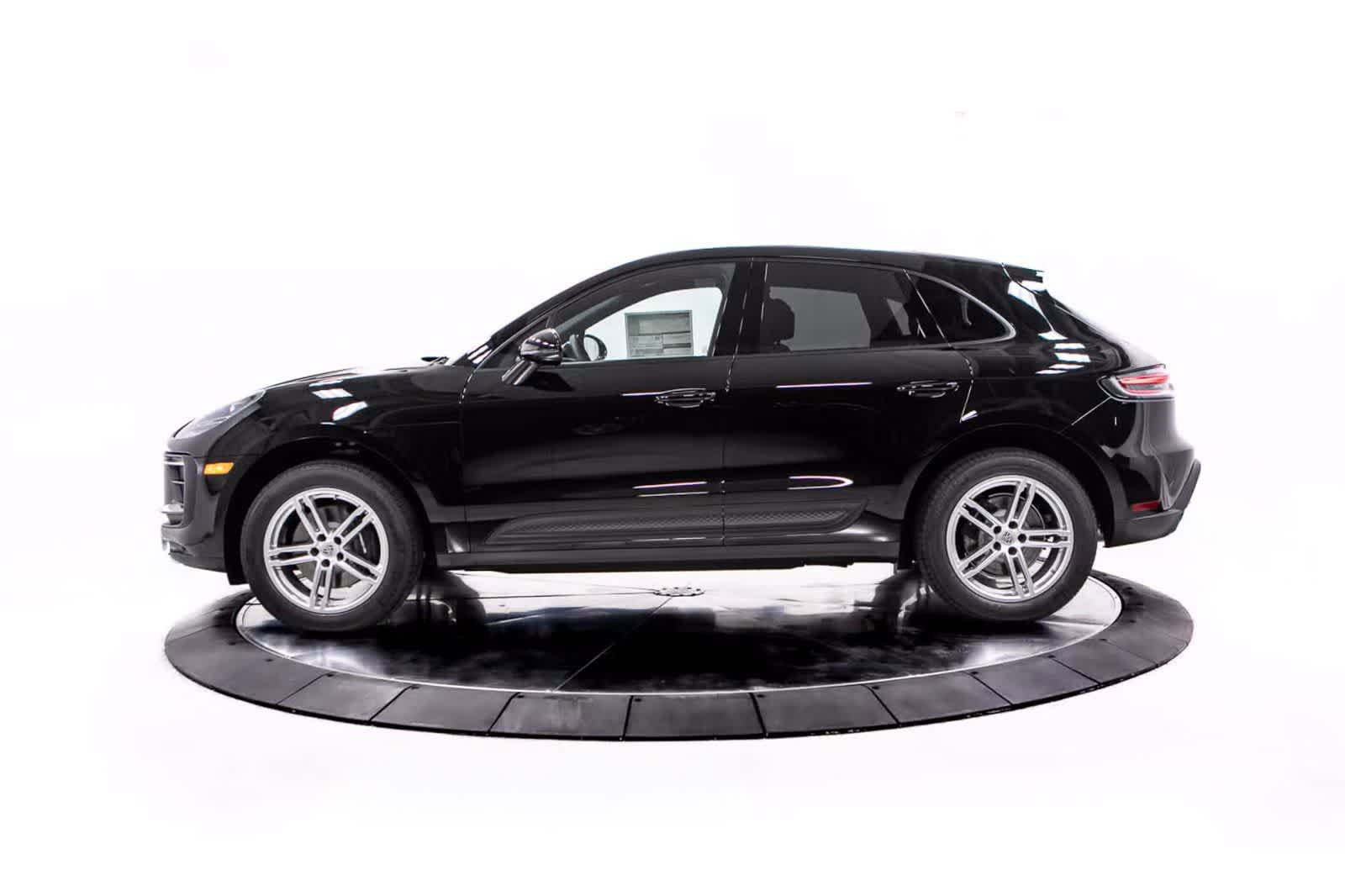 Certified 2026 Porsche Macan AWD/4WD image 2