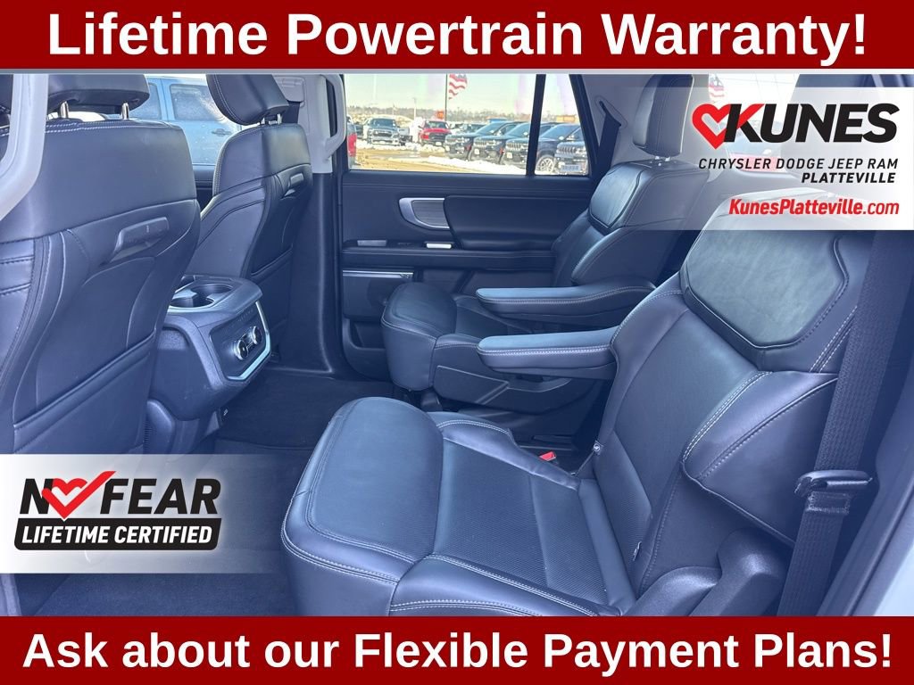 Used 2025 Ford Expedition Max Platinum AWD/4WD image 27