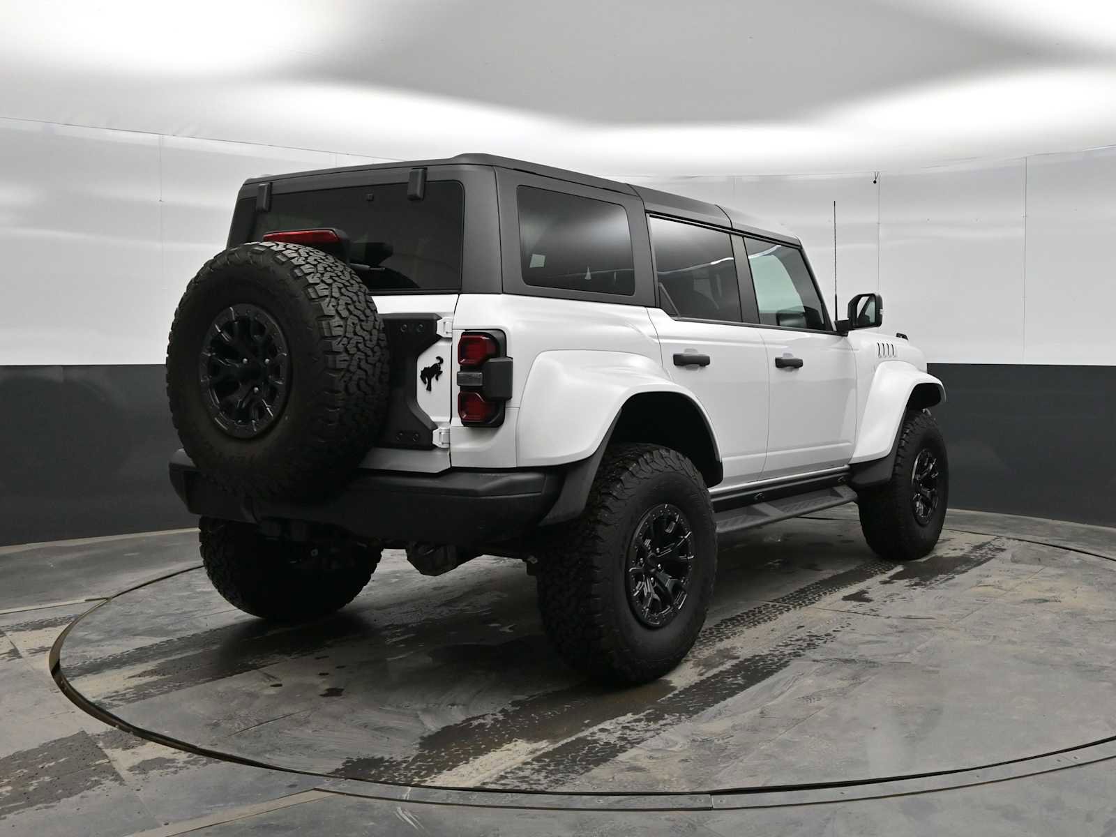 Used 2024 Ford Bronco Raptor w/ Interior Carbon Fiber Pack 6 image 7