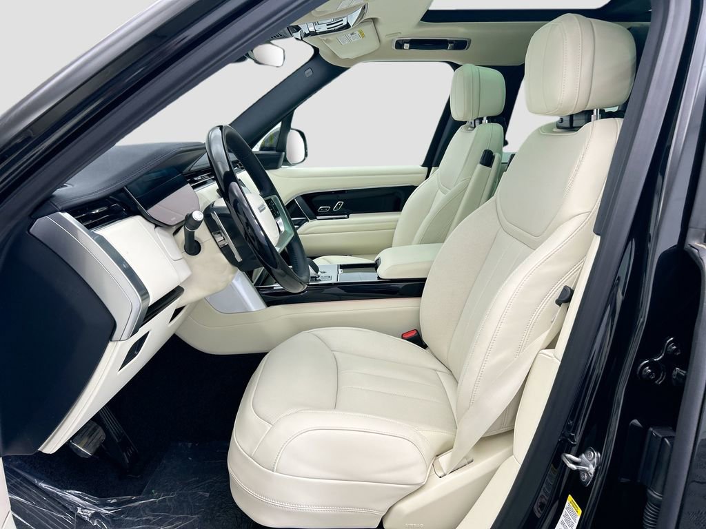 New 2026 Land Rover Range Rover SE image 18