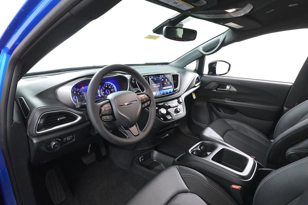 New 2026 Chrysler Pacifica Select w/ S Appearance Package image 14