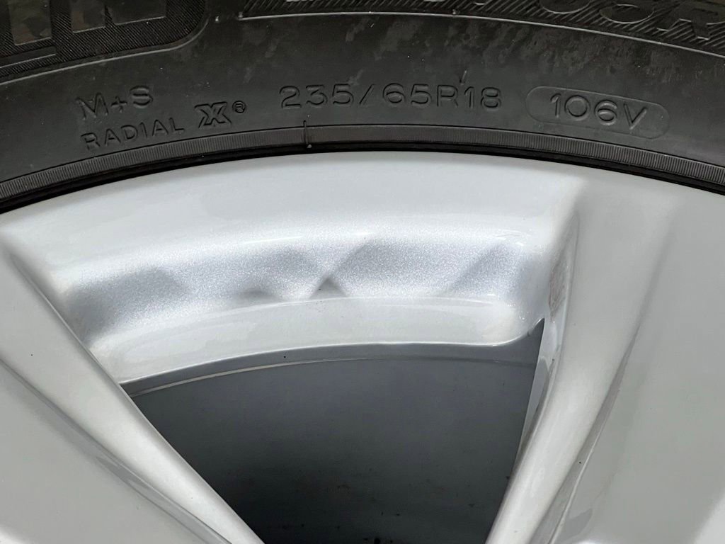 Used 2023 Toyota Highlander L image 37