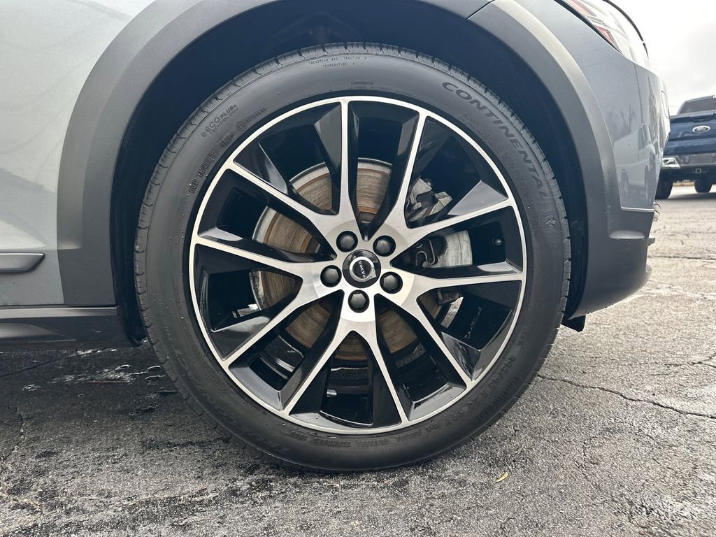 Used 2020 Volvo V90 T6 Cross Country image 13
