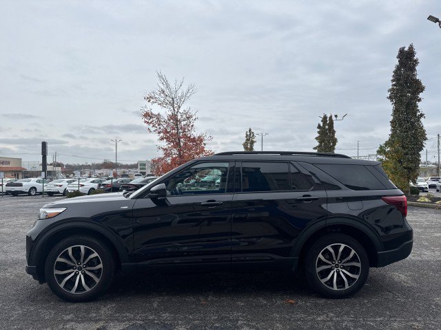 Used 2023 Ford Explorer ST-Line w/ Class IV Trailer Tow Package AWD/4WD image 16