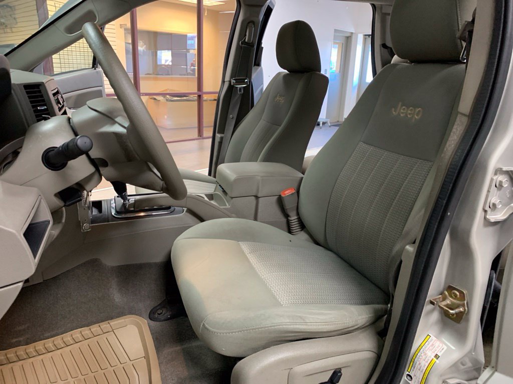 Used 2007 Jeep Grand Cherokee Laredo RWD image 12