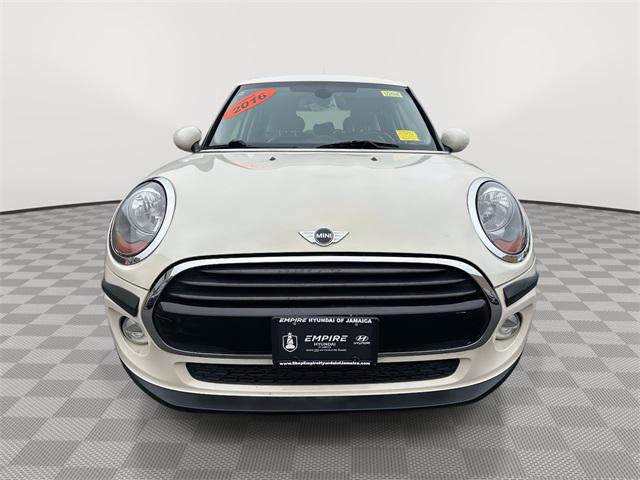 Used 2016 MINI Cooper 4-Door Hardtop image 2