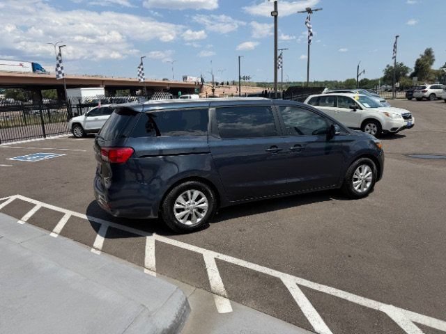 Used 2015 Kia Sedona LX FWD image 16
