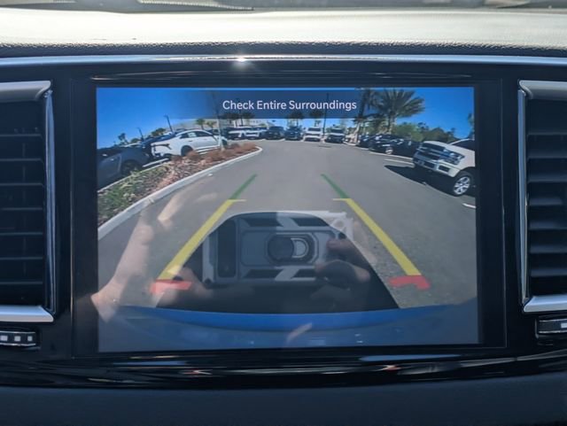 Used 2024 Chrysler Pacifica Touring-L image 22