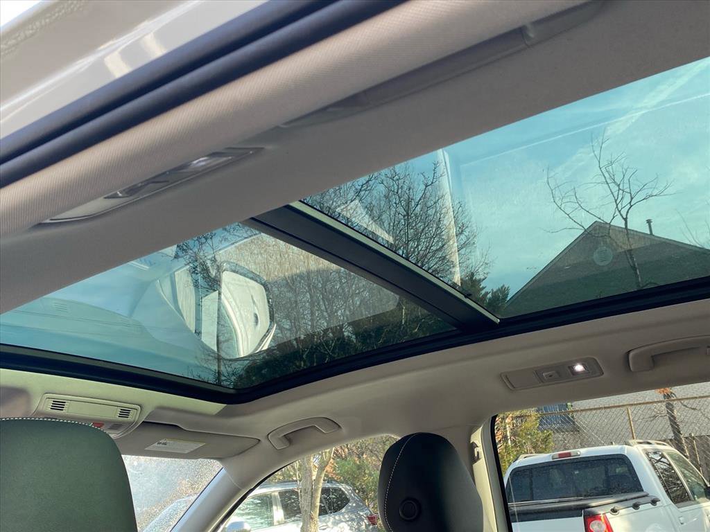 Certified 2022 Volkswagen Tiguan SE w/ Panoramic Sunroof Package image 20