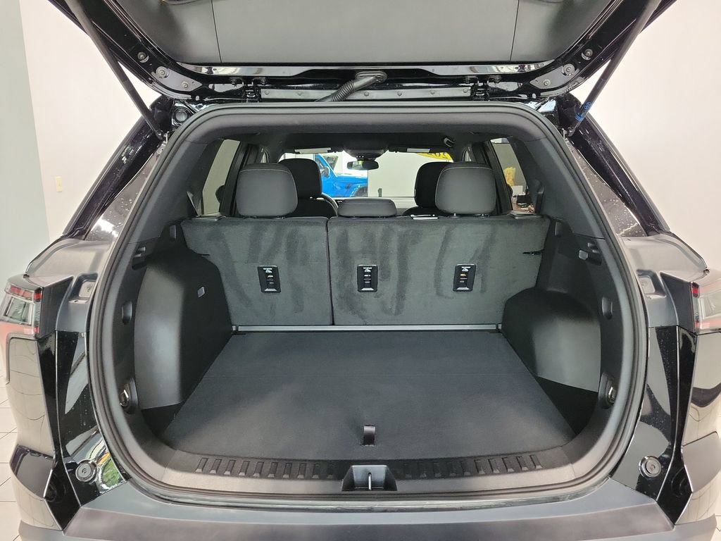 Used 2026 Chevrolet Equinox LT AWD/4WD image 14