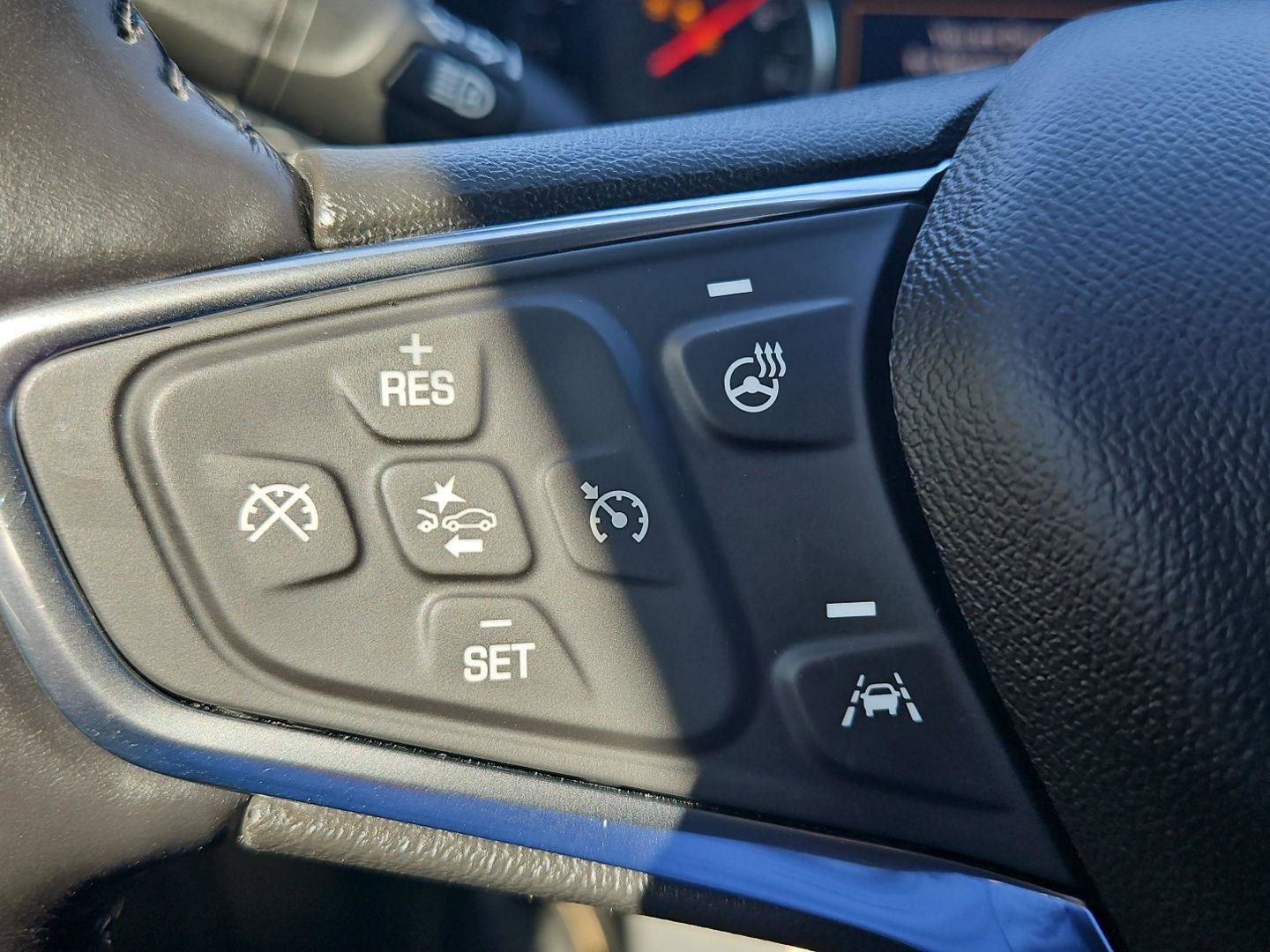 Used 2020 Chevrolet Equinox Premier FWD image 13