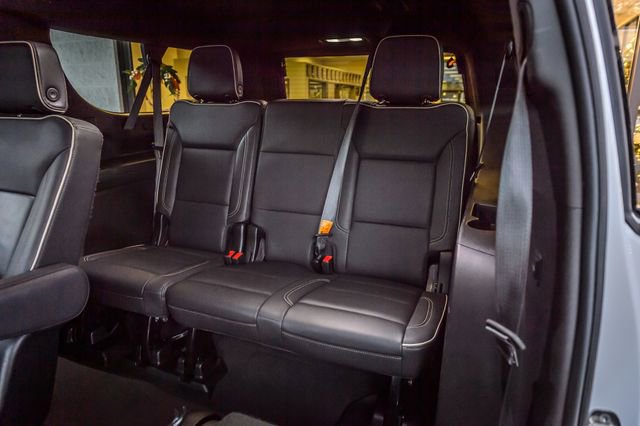 Used 2023 Chevrolet Suburban Premier image 20