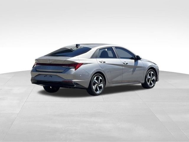 Used 2023 Hyundai Elantra Limited FWD image 4
