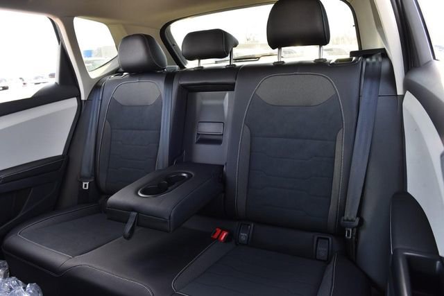New 2026 Volkswagen Taos SE FWD image 20