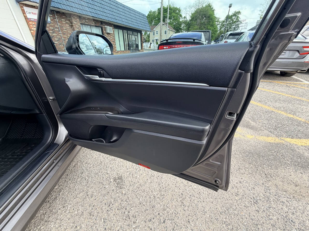 Used 2021 Toyota Camry LE FWD image 54