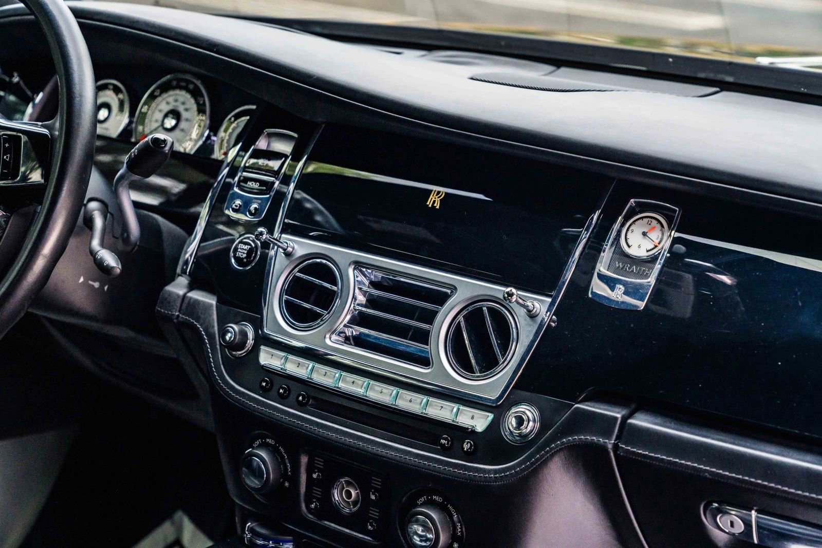 Used 2015 Rolls-Royce Wraith RWD image 39