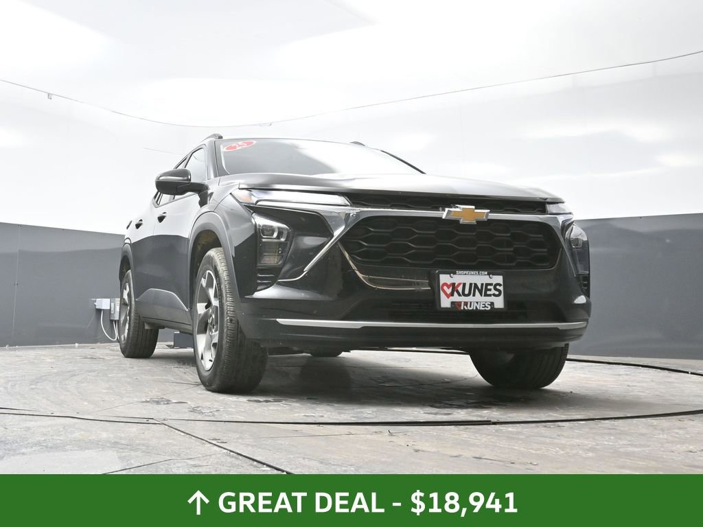 Used 2025 Chevrolet Trax LT image 52