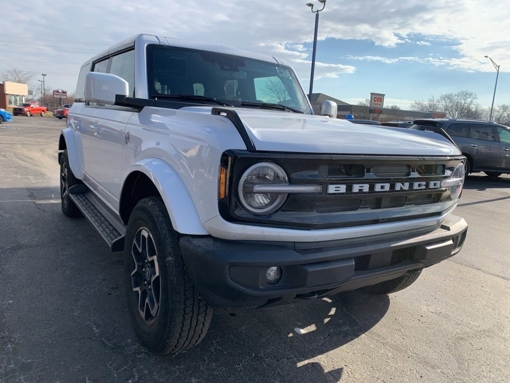 Used 2025 Ford Bronco Outer Banks image 1