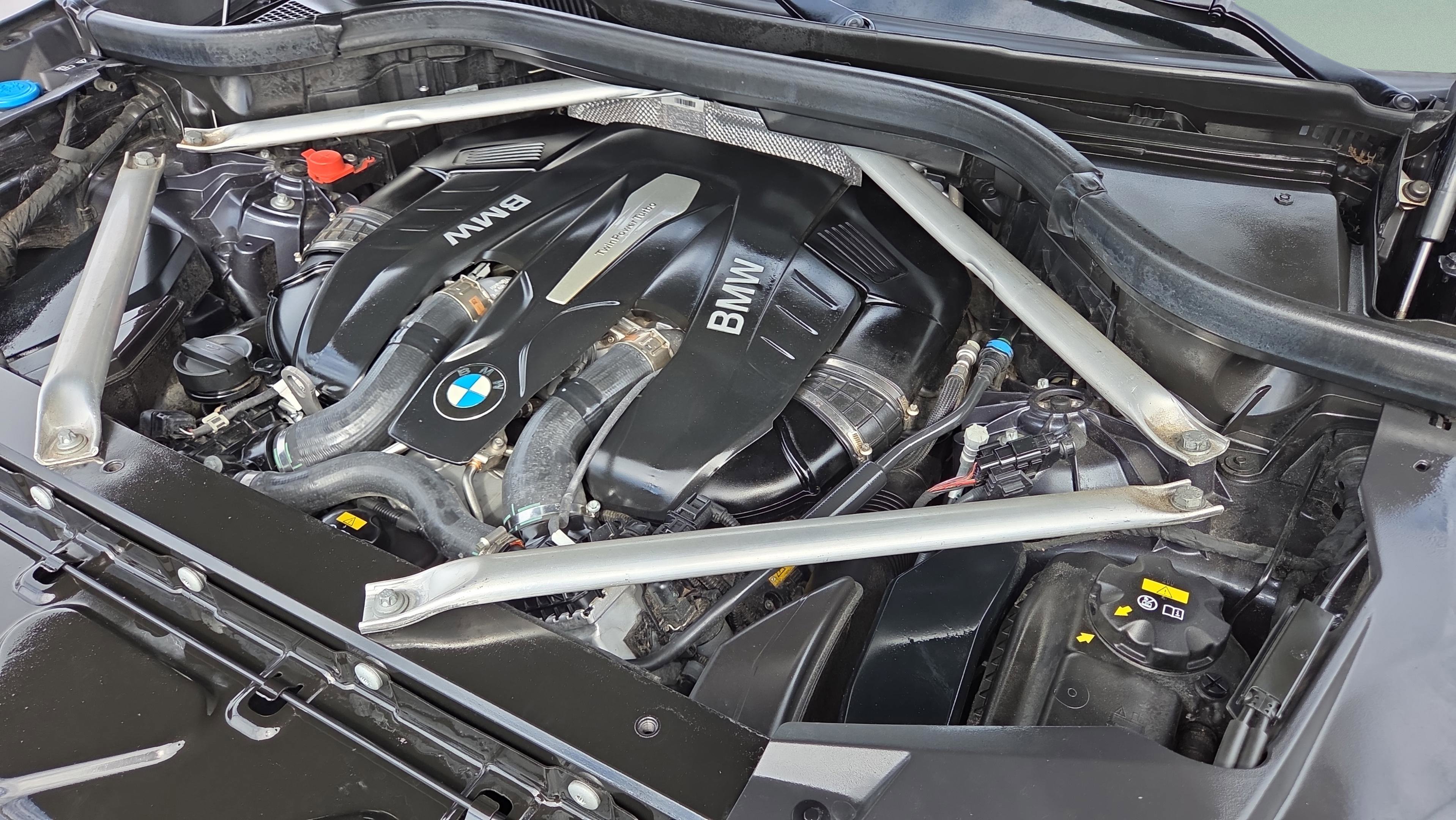 Used 2019 BMW X5 xDrive50i w/ Parking Assistance Package image 40