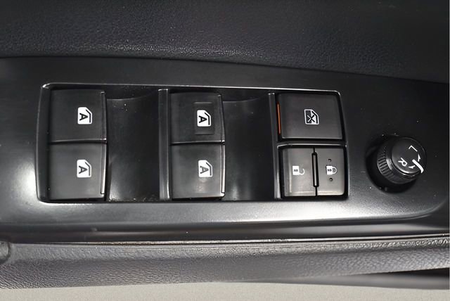 Used 2020 Toyota Camry SE w/ Carpet Mat Package FWD image 20