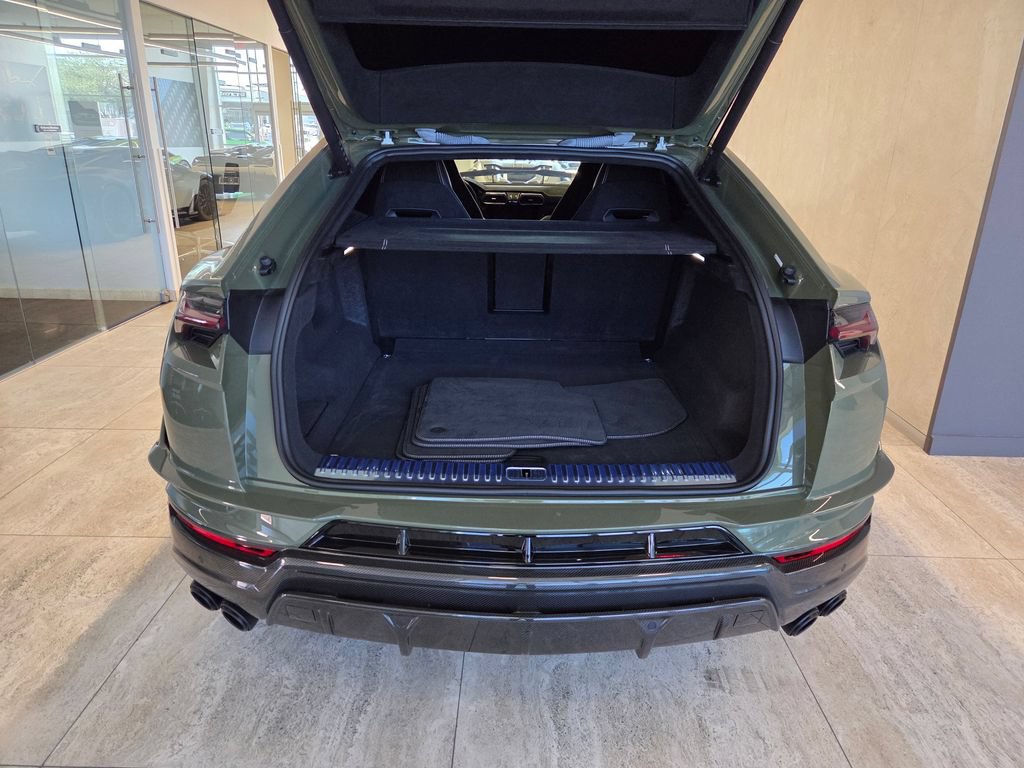 Used 2024 Lamborghini Urus Performante AWD/4WD image 9