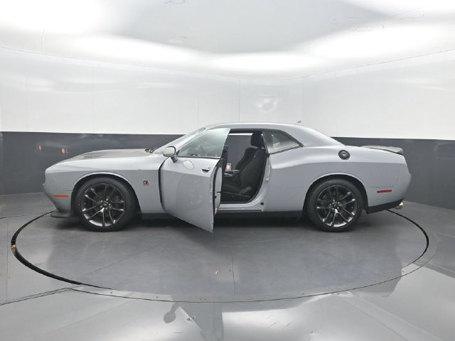 Used 2021 Dodge Challenger R/T Scat Pack RWD image 34