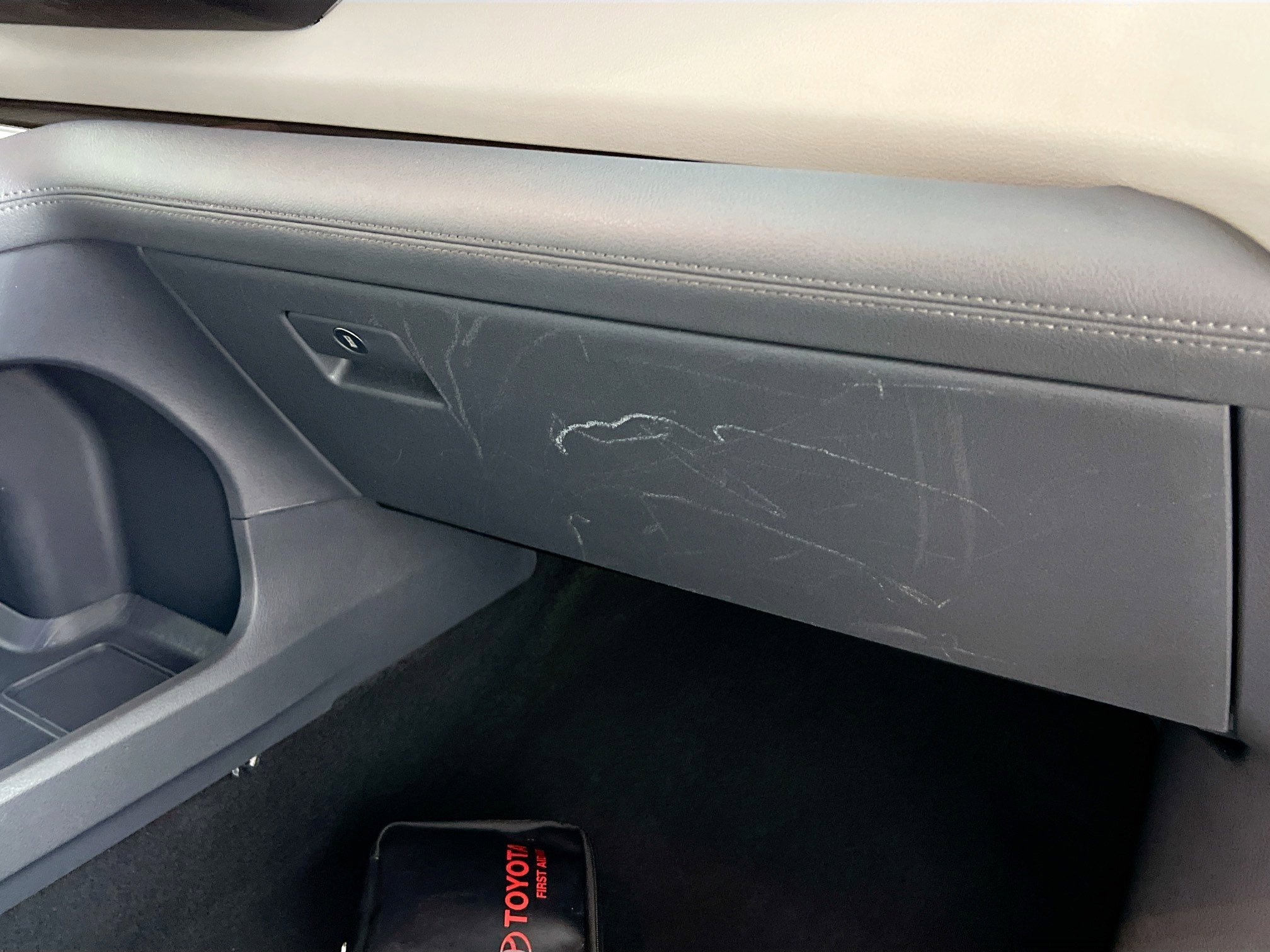 Used 2023 Toyota Sienna XLE image 35