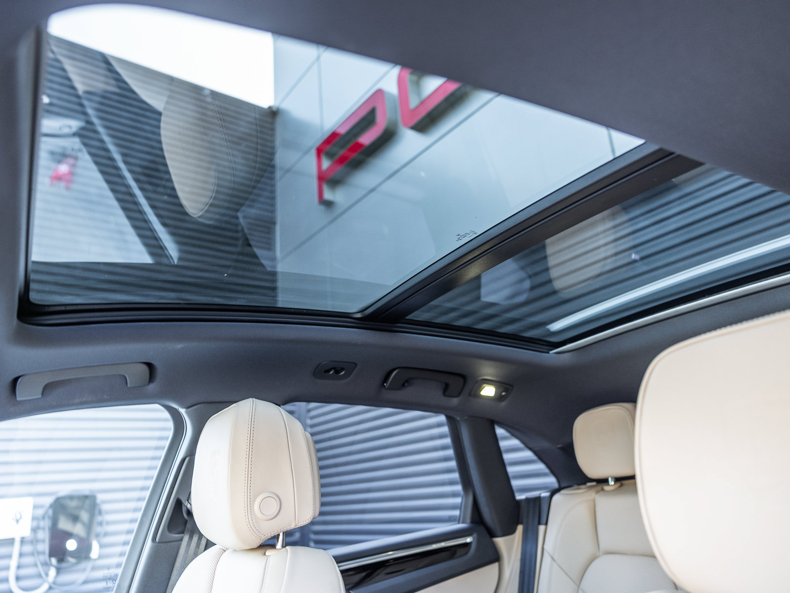 Certified 2026 Porsche Macan S AWD/4WD image 16
