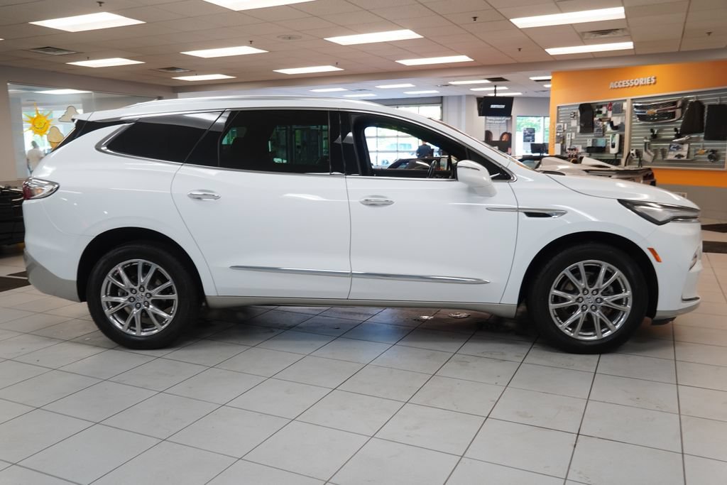 Used 2023 Buick Enclave Essence w/ Experience Buick Package AWD/4WD image 14