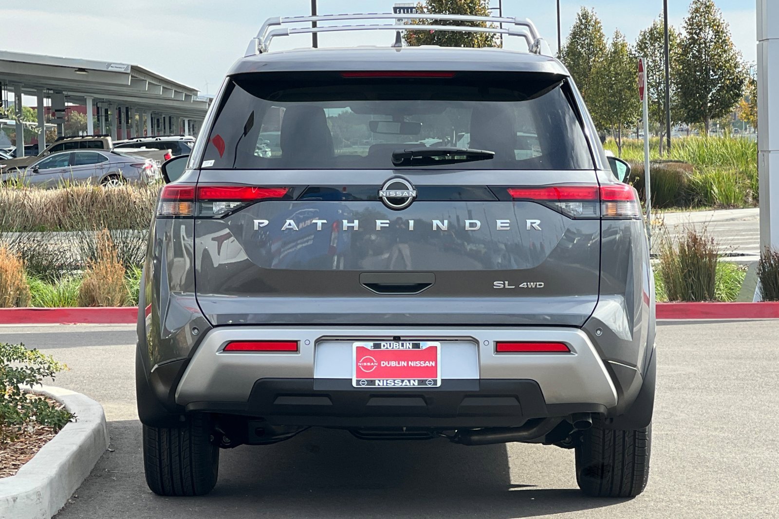 New 2025 Nissan Pathfinder SL w/ Lighting Package (N92) image 5