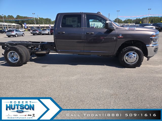 New 2026 RAM 3500 Tradesman w/ Chrome Appearance Group A AWD/4WD image 5