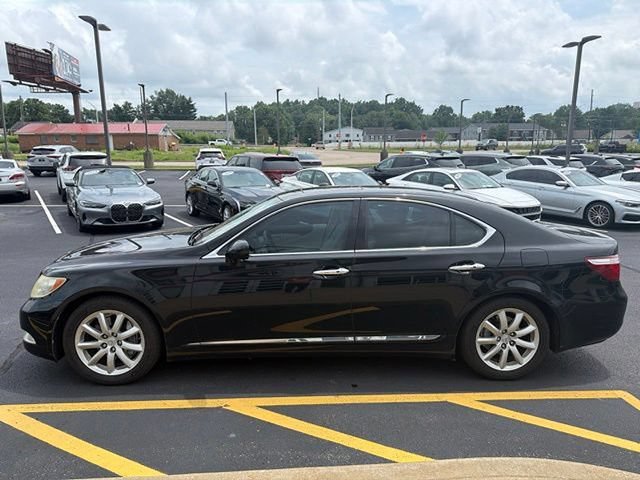 Used 2008 Lexus LS 460 RWD image 3