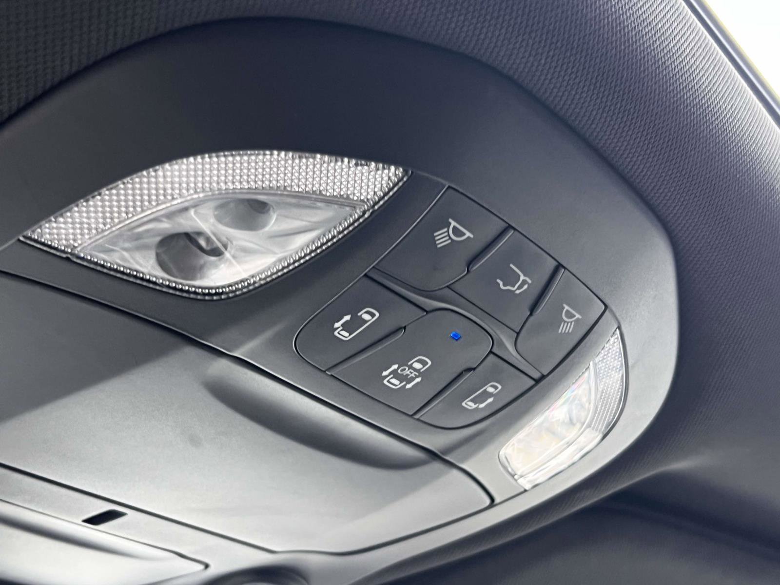 Used 2022 Chrysler Pacifica Limited w/ S Appearance Package image 12